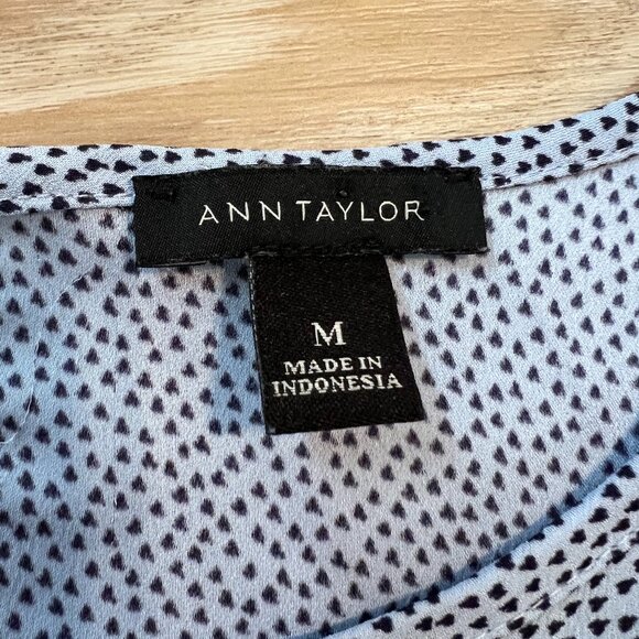 Ann Taylor Light Blue & Black Dotted Short Sleeve Blouse Size M summer crew neck - Picture 4 of 7